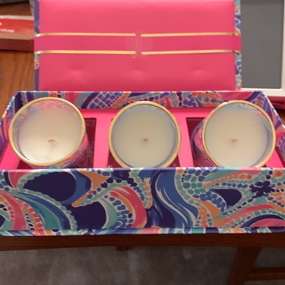 Lilly Pulitzer 3 piece Candle Set So Juicy - Picture 4 of 4